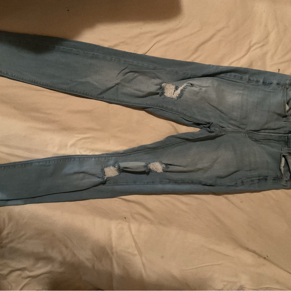 Mudd Women’s Light Blue Distressed Skinny Jeans